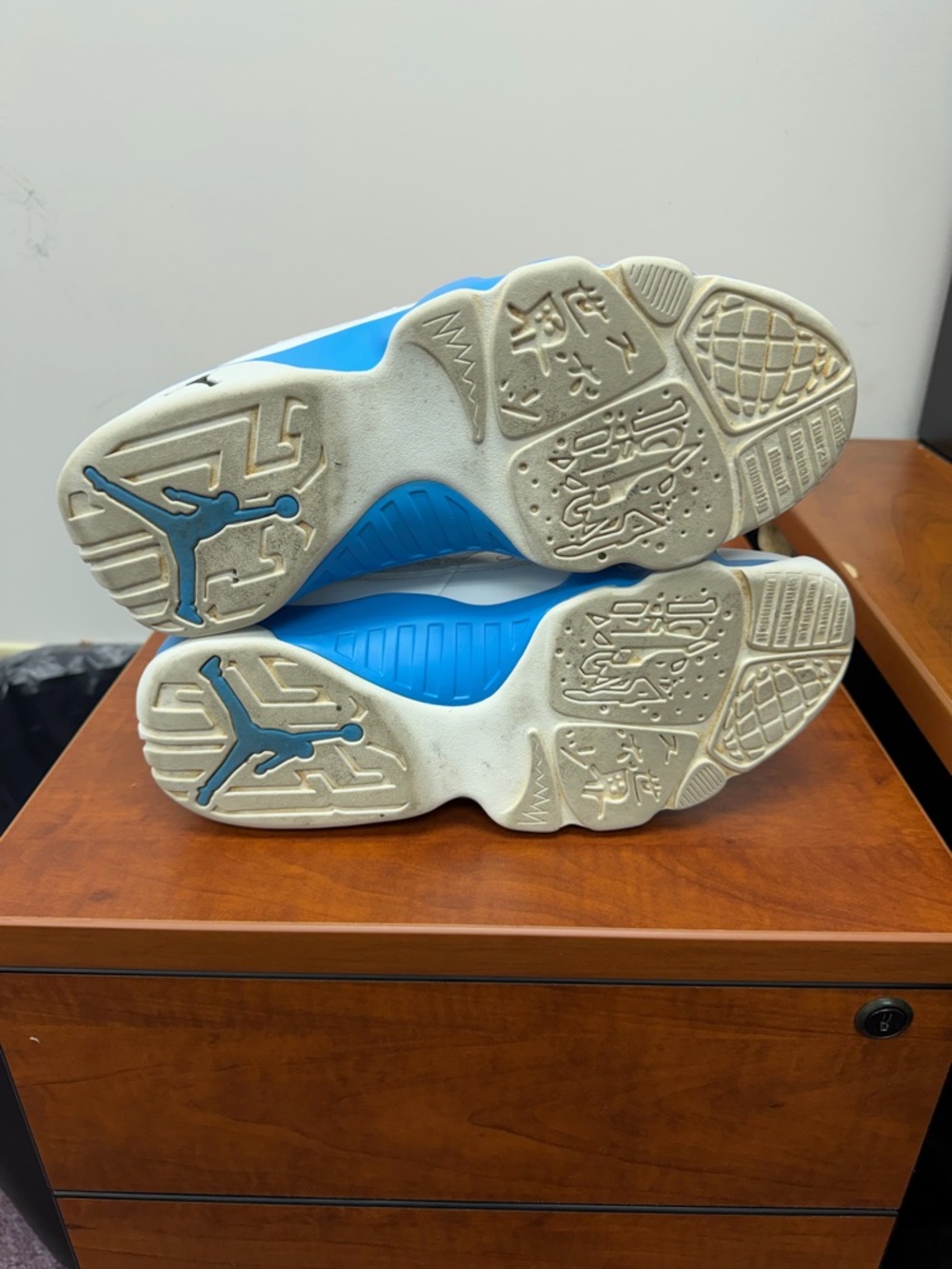 Jordan 9 Retro “Powder Blue” - Picture 5 of 6